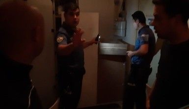 Kanlar içinde girdiği aparmandaki dairelerin zillerine basıp beni kurtarın diye bağırdı