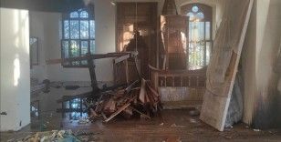 İstanbul'da Camcılar Camisi'nde çıkan yangın söndürüldü