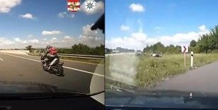 Çekya’da radara yakalanan motosiklet sürücüsü polis kovalamacasında takla attı