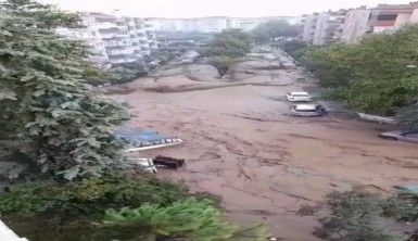 Mudanya'da bir aile sel sularından son anda kurtarıldı