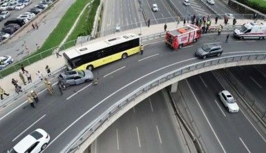 Yenikapı'da İETT otobüsü araçlara çarpa çarpa ilerledi