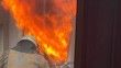 Eminönü’nde 4 katlı handa çıkan yangın çıktı