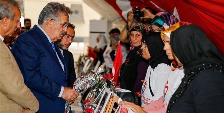 AK Parti Genel Başkan Yardımcısı Yazıcı, Diyarbakır annelerini ziyaret etti