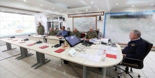 Milli Savunma Bakanı Akar, sınır birliklerinin komutanları ile toplantı yaptı