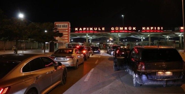 Ticaret Bakanlığının güncelleme çalışması nedeniyle Trakya'daki sınır kapılarında geçişler durdu