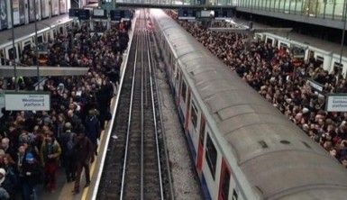 Londra'daki grev metro ulaşımını felç etti