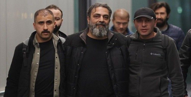 Kırmızı bültenle aranırken Arnavutluk'ta yakalanan Salih Akkurt Türkiye'ye getirildi