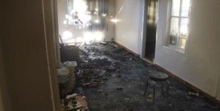 Manisa'da ev yangını: Son anda faciadan kurtuldular