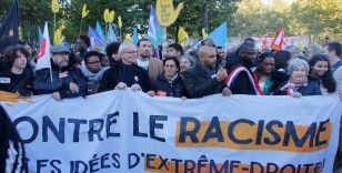 Paris'te ırkçılığa karşı gösteri düzenlendi