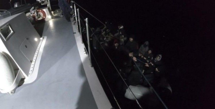 İzmir'de 39 göçmen kurtarıldı
