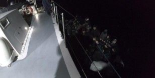 İzmir'de 39 göçmen kurtarıldı