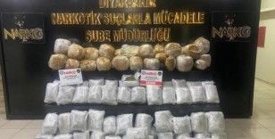 Diyarbakır’da uyuşturucu tacirlerine darbe: 157 kilo skunk ele geçirildi