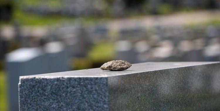 Almanya'da Müslüman mezarları tahrip edildi