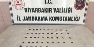Diyarbakır'da tarihi eser operasyonu: 46 bronz sikke ele geçirildi