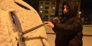 Erzurum'da kar etkili oluyor