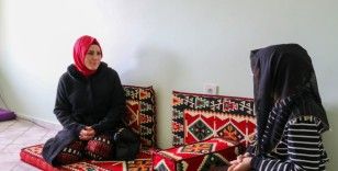 Dürdane Beyoğlu'ndan hastalara moral ziyareti