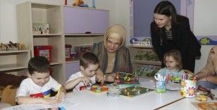 Emine Erdoğan, Ukrayna'dan Türkiye'ye getirilen yetim çocuklarla buluştu