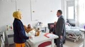 Başkan Beyoğlu'ndan hastalara moral ziyareti
