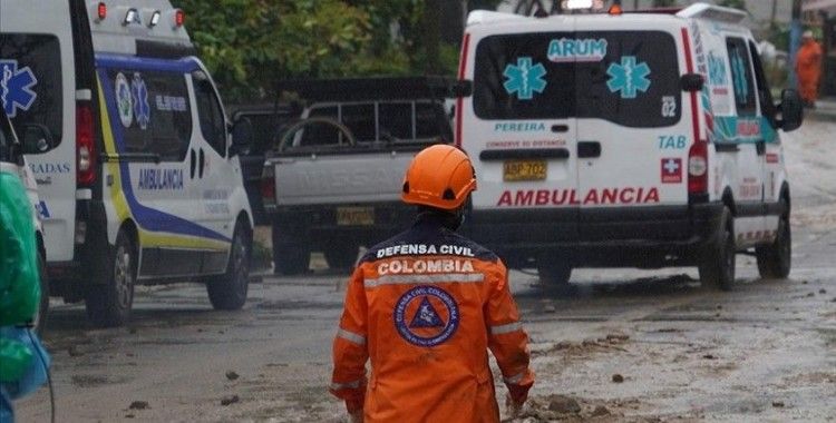 Kolombiya'da otoyolda toprak kayması sonucu 27 kişi hayatını kaybetti