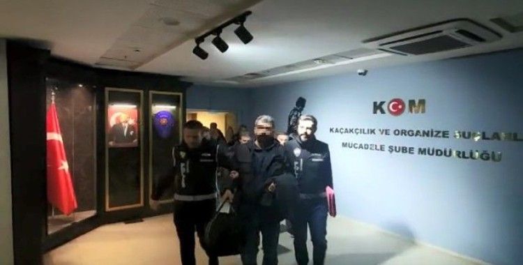 Bursa'da gaygubet evlerine baskın 9 gözaltı