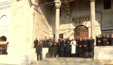 Cumhurbaşkanı Erdoğan, restorasyonu tamamlanan 3.5 asırlık Yeni Camii'yi yeniden ibadete açtı