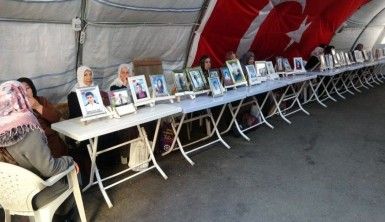 Terör mağduru aileler, bin 222 gündür evlatlarını HDP'den istiyor