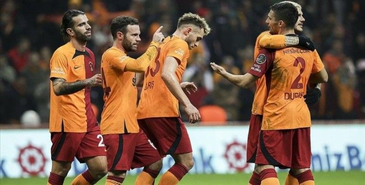 Süper Lig'in ilk yarısında Türk oyuncuya en az şans veren takım Galatasaray oldu