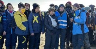 İsveçli çevre aktivisti Thunberg, Lützerath'da yine aktivistlerle bir araya geldi