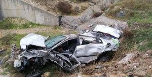 Soma'da kontrolden çıkan otomobil şarampole uçtu: 2 ağır yaralı