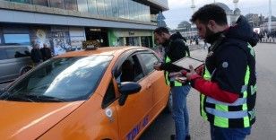 Taksim'de ticari taksi denetimi