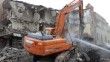 Haliliye'de riskli ve metruk yapılar yıkılıyor