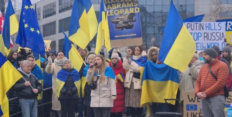 Ukraynalılardan Brüksel'de 'tank' protestosu