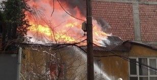 Kağıthane'de korkutan yangın: Hatalı parktan itfaiye gecikince alevler diğer binalara sıçradı