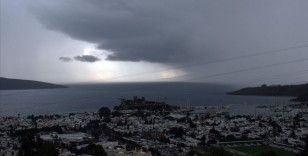 Batı Akdeniz ile Balıkesir ve Çanakkale için kuvvetli yağış uyarısı