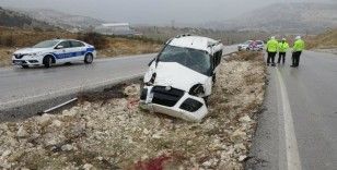 Burdur'da refüje çıkıp takla atan aracın sürücüsü hayatını kaybetti