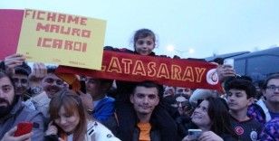 Galatasaray kafilesine coşkulu karşılama