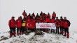 Van'da doktorlar ve UMKE gönüllüleri 2 bin 300 rakımlı Gören Dağı'na tırmandı