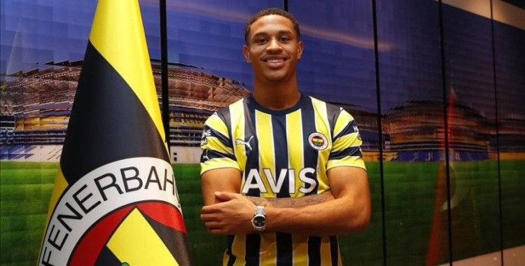 Fenerbahçe Hollandalı futbolcu Oosterwolde'yi 4,5 yıllığına kadrosuna kattı