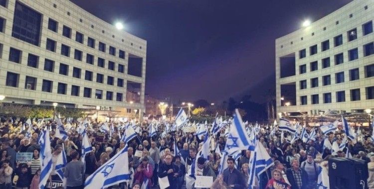 İsrail'de hükümet protestoları sürüyor