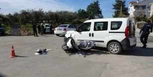 Manavgat'ta hafif ticari araç ile motosiklet çarpıştı: 1 yaralı