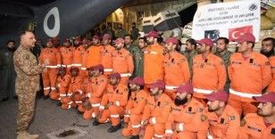 Pakistan Türkiye'ye yardım ve arama kurtarma ekibi gönderdi