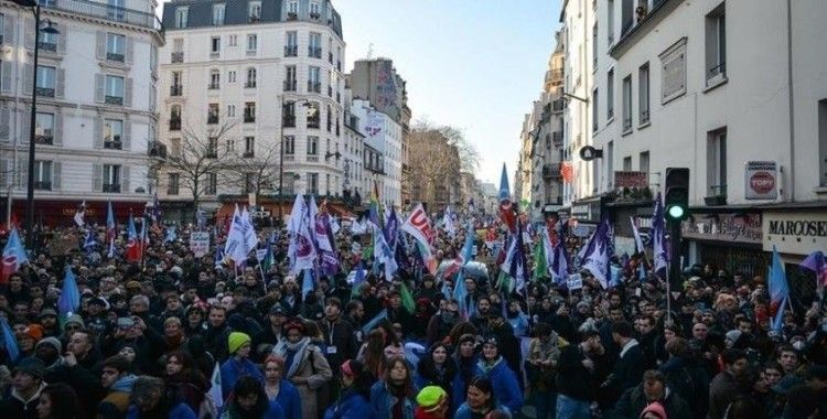 Fransa hükümetine göre 7 Mart'ta kitlesel greve gidilmesi ülke için en kötü senaryo olur