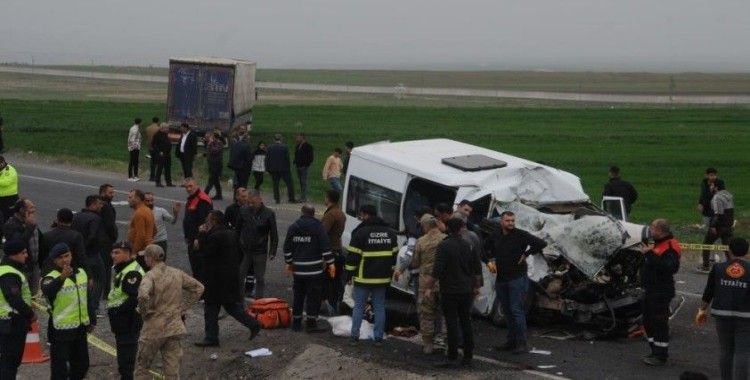 Şırnak'ta üç araç çarpıştı: 8 yaralı