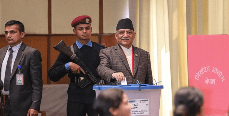 Nepal'de milletvekilleri yeni cumhurbaşkanını seçmek için oy kullanıyor
