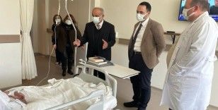 Hastanede tedavi gören vatandaşlara Kur’an-ı Kerim hediye edildi
