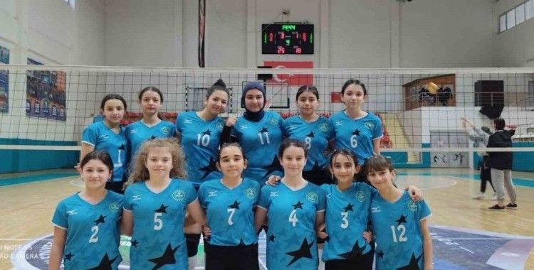 Midi voleybolcular finallerde
