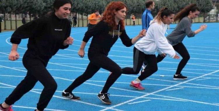 Polislik sınavlarına belediyenin imkanlarıyla hazırlanıp zafere ulaştılar
