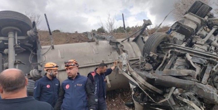 Niğde'de LPG tankeri devrildi: 1 ölü