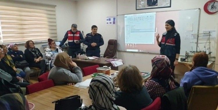 Jandarma şiddete yönelik kadınları bilgilendirdi
