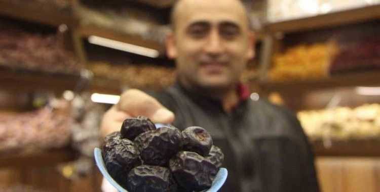 Ramazanın vazgeçilmezi hurmaya yoğun ilgi

